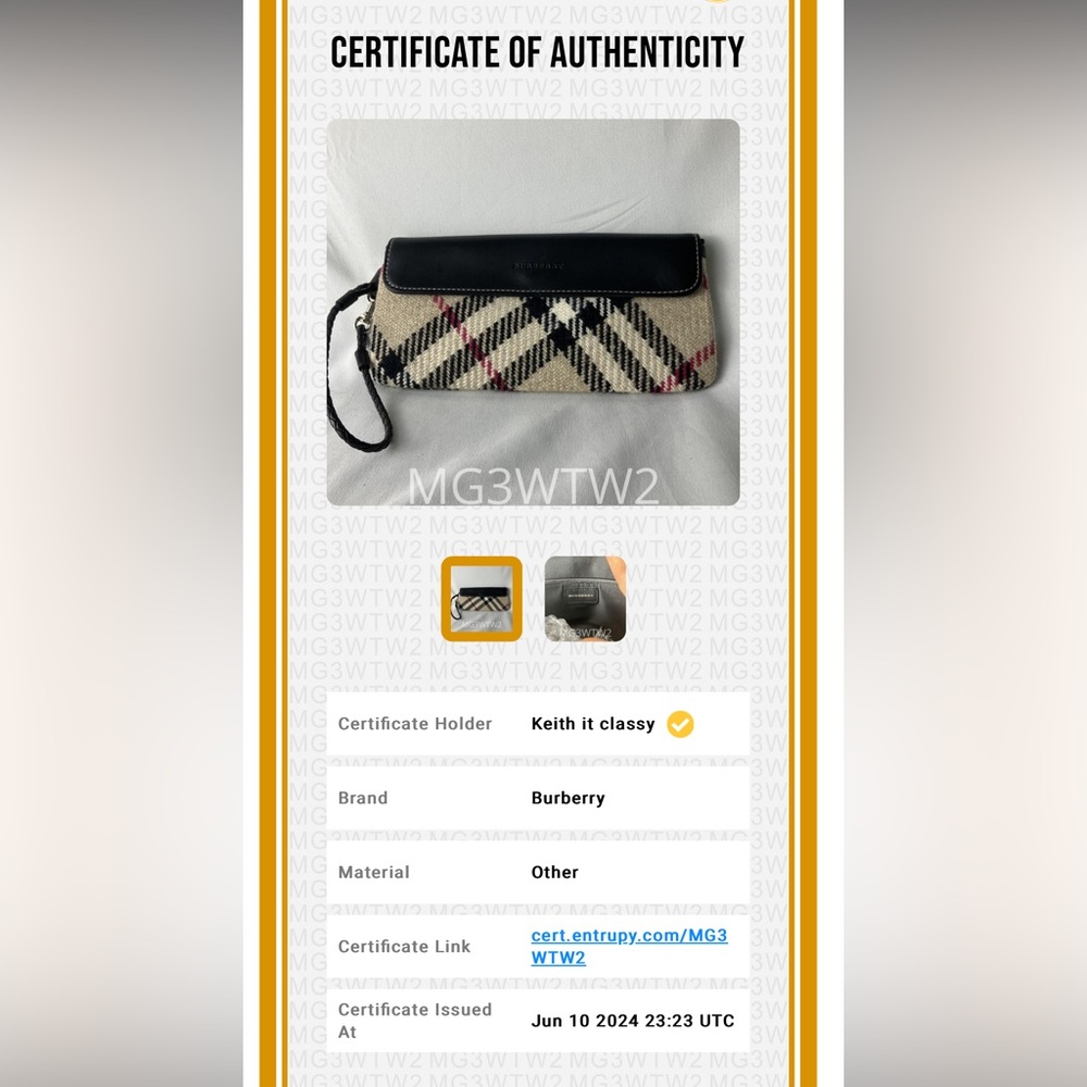 Auth Burberry Nova Check wristlet